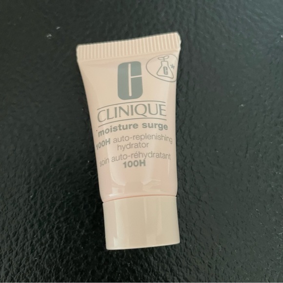 NWT Clinique Moisture Surge 100 Hour Sample Size 5 ml. - Picture 2 of 6